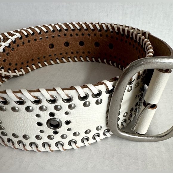 Calvin Klein Jeans- thick white leather with silver tone studs and buckle Size S - Picture 10 of 10